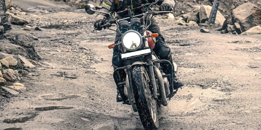 motorbike ride on Sach Pass