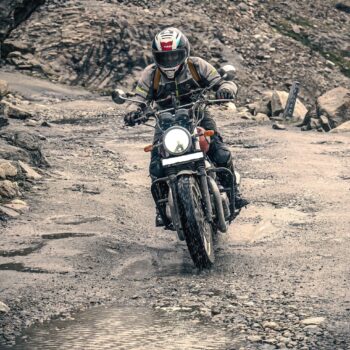 motorbike ride on Sach Pass