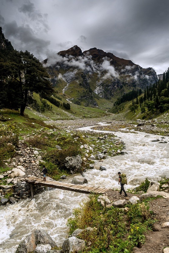 Hampta Pass vs Alpine Treks landscape comparison
